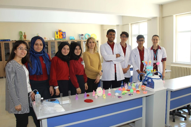 İmam Hatipliler “Allah ve Muhammed” Yazılı Kokulu Taş Hazırladı