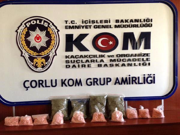 Koltuğun İçinden 2 Kilo Bonzai ile 10 Bin Hap Çıktı