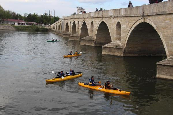 Meriç Nehri’nde Kano Yarışı Düzenlendi