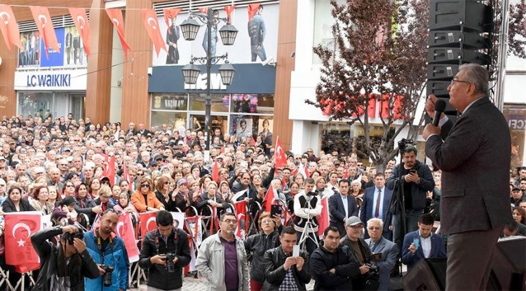 Deniz Baykal: ‘Hayır’ Çıkarsa 23 Nisan Öyle Bir Kutlanacak Ki