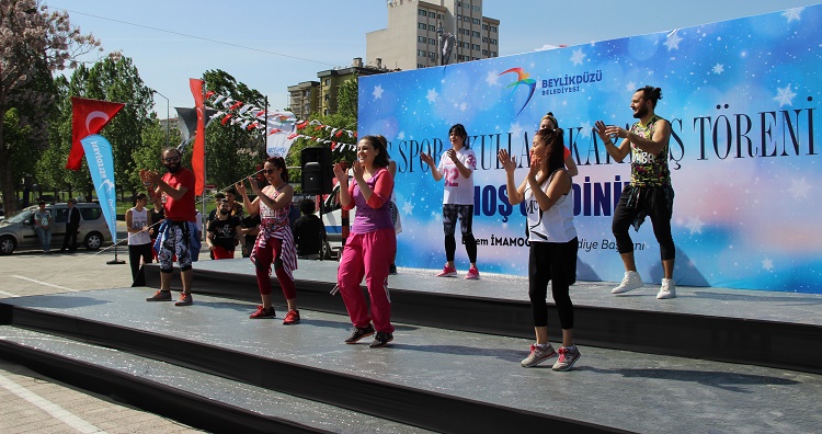 Kış Spor Okullarında 2 Bin Çocuk Sertifika Aldı