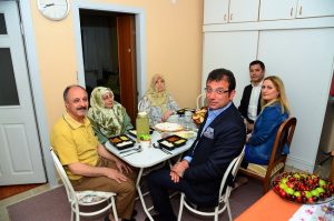 İftar Vakti, Gönüllere Konuk Oluyorlar