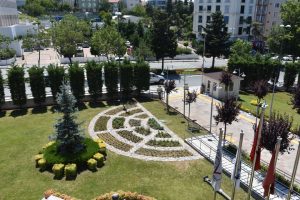 BELEDİYE BAHÇESİNDE MİNYATÜR TÜRAM