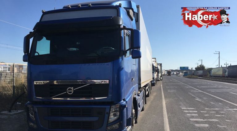 Park halindeki TIR’dan mazot çaldılar