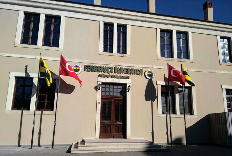 FENERBAHÇE ÜNİVERSİTESİ TABELASI ASILDI