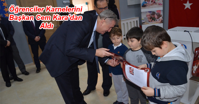 Öğrenciler Karnelerini Başkan Cem Kara’dan Aldı