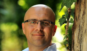 KENDİNİ DİN ADAMI SANAN PALYAÇO              A.Hulusi ÜSTÜN