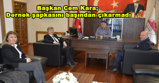 Başkan Cem Kara dernek şapkasını başından çıkarmadı