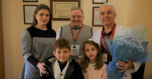 Süleymanpaşa’nın çocukları Tıp Bayramında hastaneleri ziyaret etti