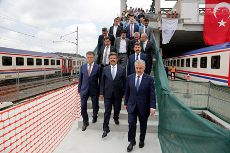 Bakan Arslan Halkalı-Gebze Hattını Test Etti Müjdeyi Verdi