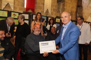 Sanat sevgisi engel tanımadı