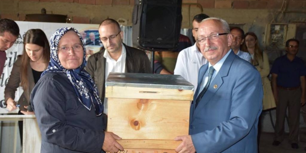 Bal Üreticilerimize Kovan Desteğimiz Devam Ediyor