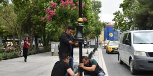 Omurtak Caddesi´ndeki Eski Direkler Değişiyor