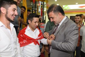 Esenyurt’tan güle oynaya vatan nöbetine