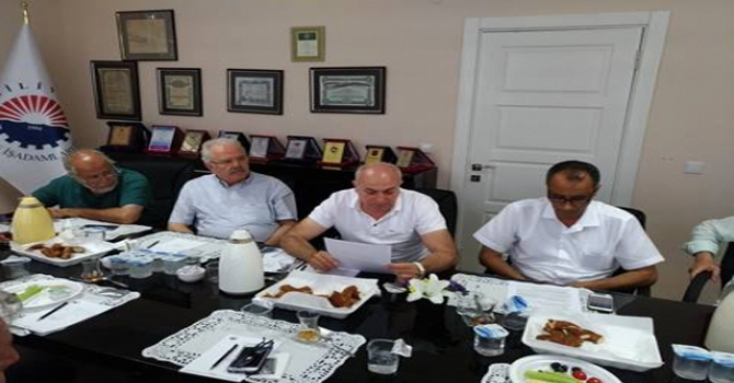 Silivri SİAD’dan dönem sonu “Çayın Yanında Simit” toplantısı