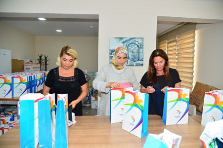 Çocuklara İlk Bayram Hediyeleri Beylikdüzü Belediyesi’nden