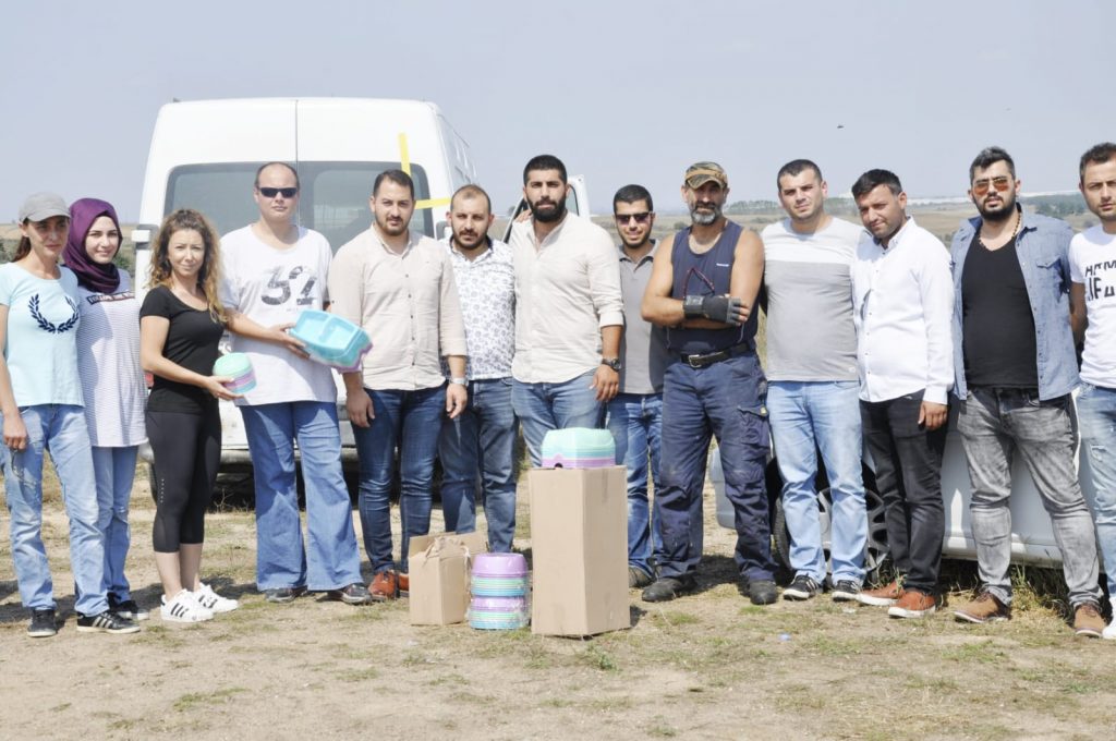 AK GENÇLİK’DEN SOKAK HAYVANLARINA DESTEK