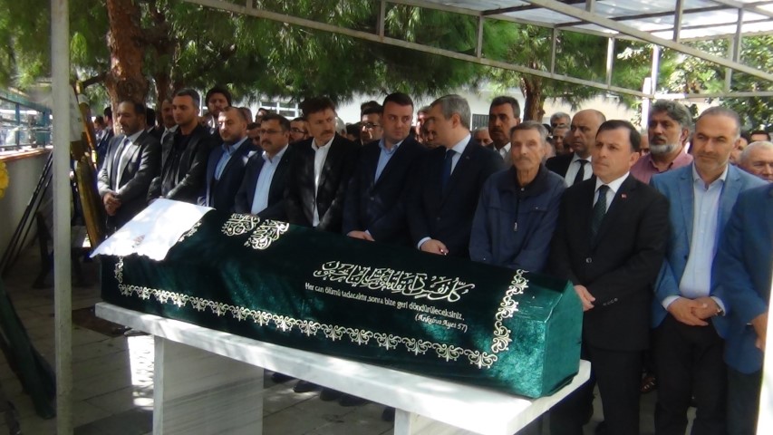 BOZOĞLU’NUN DEDESİ TOPRAĞA VERİLDİ