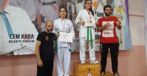 Silivri’de Uzak doğu Sporları Madalyaya doymuyor