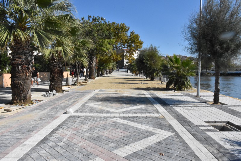 SİLİVRİ SAHİLİNDE ÇALIŞMALAR SÜRÜYOR