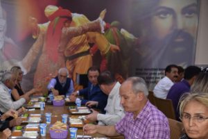 IŞIKLAR CEMEVİNDE HEMŞERİLERİ İLE BULUŞTU