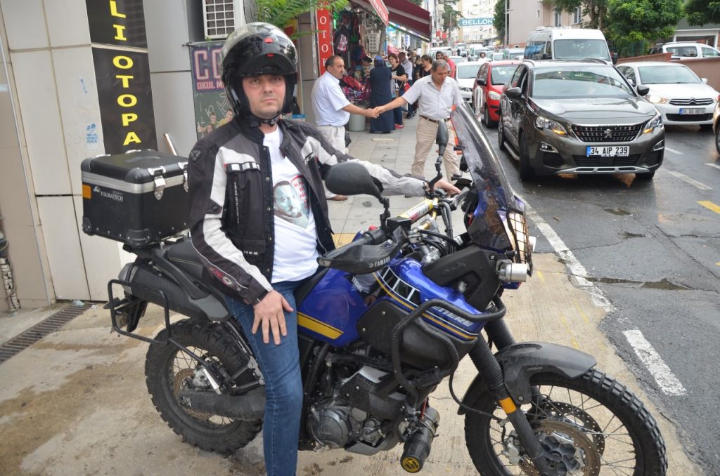 BOZOĞLU MOTOSİKLET FESTİVALİNE BAYRAM ÜSTÜNDAĞ TİŞORTÜ İLE MOTOR ÜSTÜNDE GİTTİ