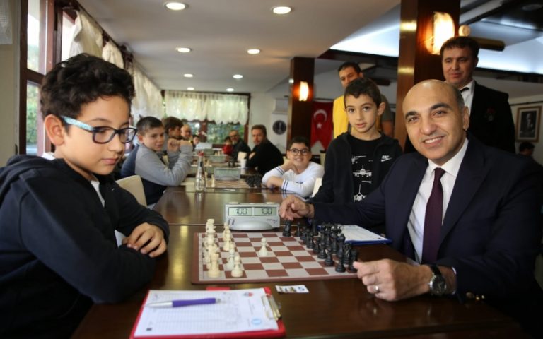 CUMHURİYET VE ATATÜRK KUPASI SATRANÇ TURNUVASI’NI ADAR TARHAN KAZANDI