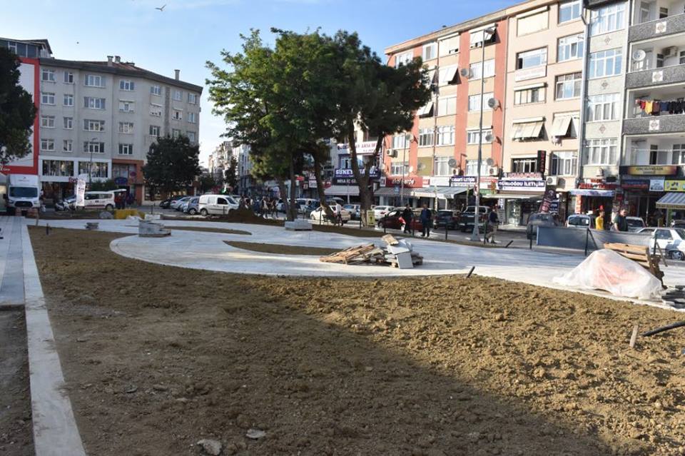 KAYMAKAMLIK ARKASI MEYDAN DÜZENLEMESİ SÜRÜYOR