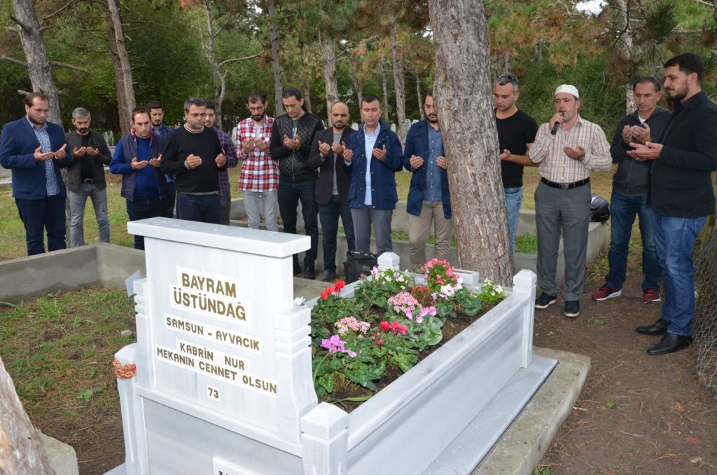 BAYRAM ÜSTÜNDAĞ DUALARLA ANILDI