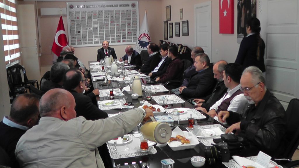 Silivri SİAD Çayın yanında Simit toplantıları sürüyor