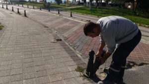 İLÇE GENELİ YOL BAKIM VE KALDIRIM ÇALIŞMALARI SÜRÜYOR