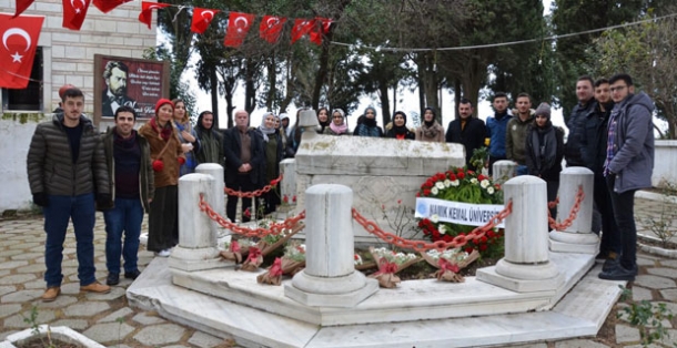 NAMIK KEMAL KABRİ BAŞINDA ANILDI