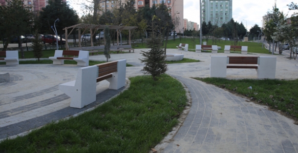 PARKLARA BANK MONTAJI YAPILIYOR