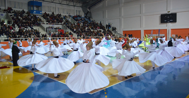 SEMAZENLER SALONA SIĞAMADI