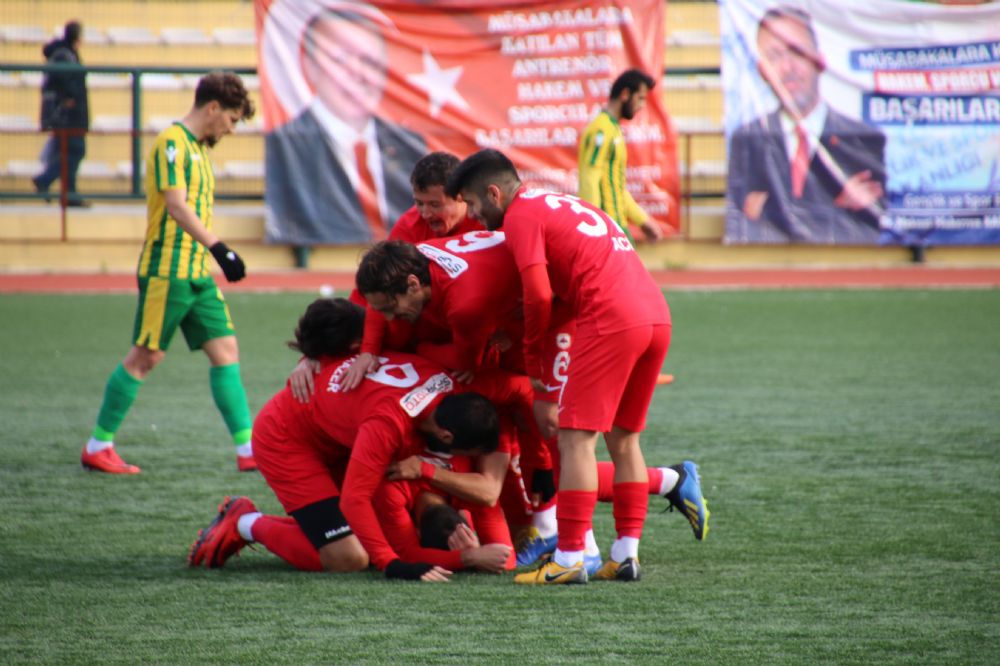 Çatalcaspor,şampiyonluk yarışına ağırlığını koydu