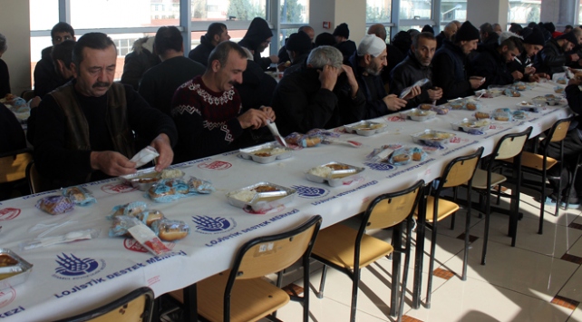 İstanbul Büyükşehir Belediyesi evsizlere sahip çıktı