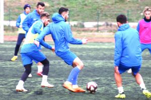 SİLİVRİSPOR’DA FORMA SAVAŞI SÜRÜYOR