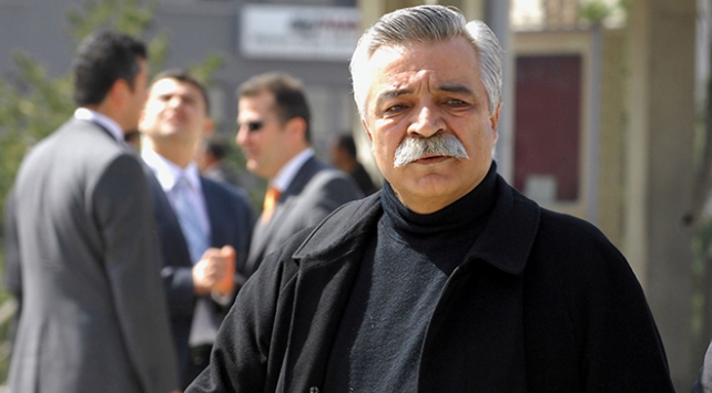 Ozan Arif hayatını kaybetti