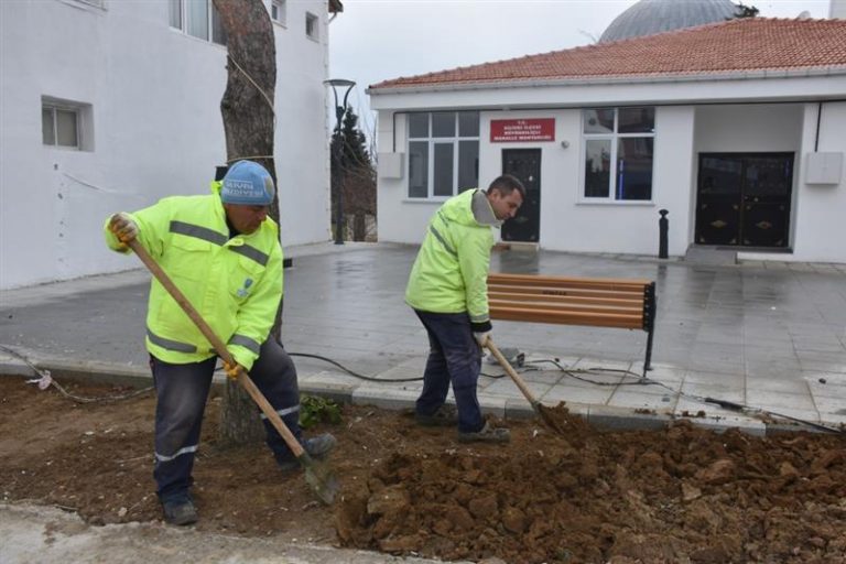 BÜYÜKKILIÇLI MEYDANI ÇİÇEKLENDİ