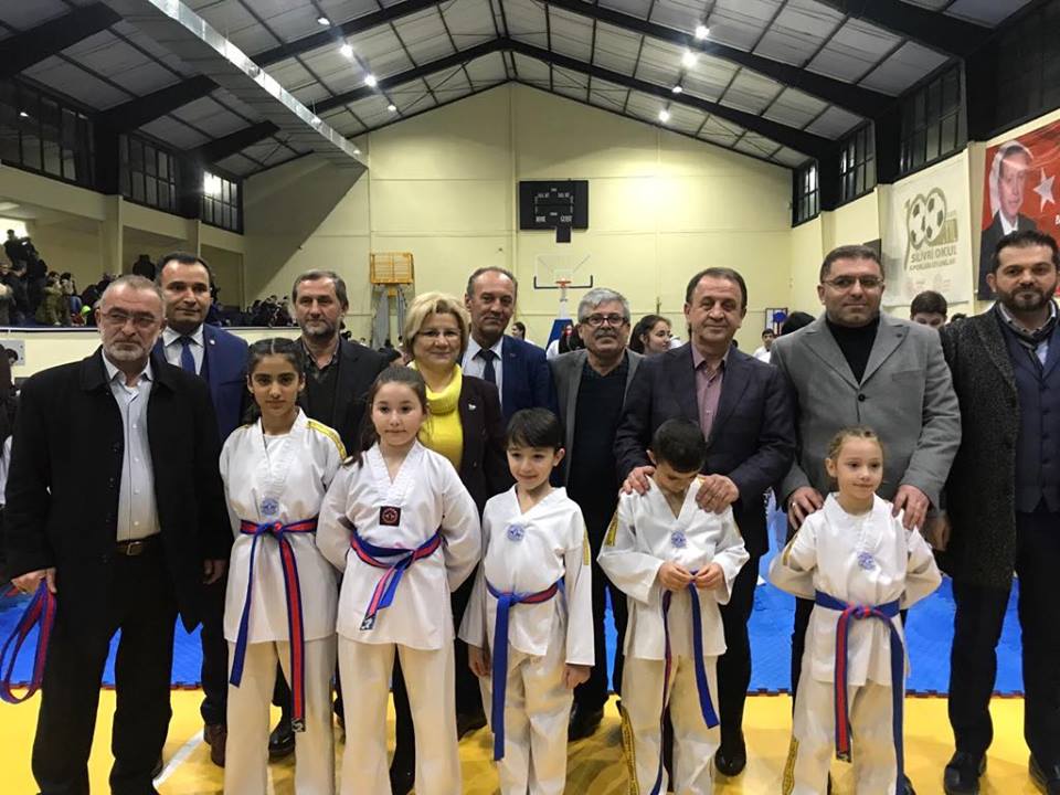 IŞIKLAR TAEKWONDOCULAR İLE BİR ARAYA GELDİ