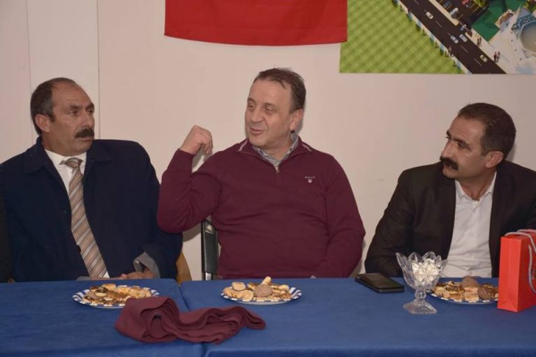 Özcan Işıklar ve ekibi Selimpaşa’da dernek ziyaretindeydi