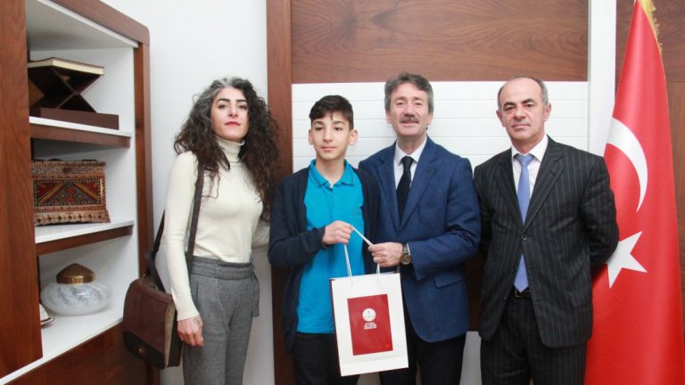 Kaan Çelik… Çanakkale Konulu Şiir Yarışmasının İstanbul Birincisi