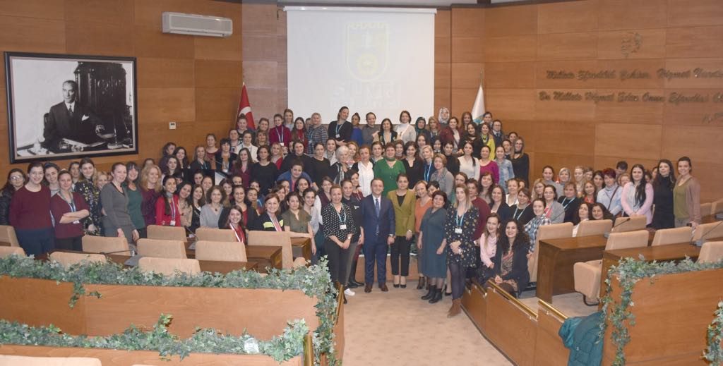 IŞIKLAR’DAN KADIN PERSONELE 8 MART İZNİ