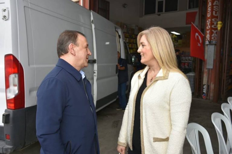 Merhum Karasu’nun Mevlid’ine Katıldı