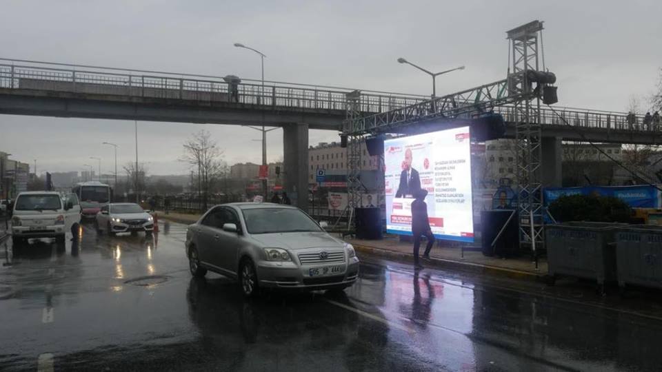 Göçengil’den Led Ekran Tepkisi..!