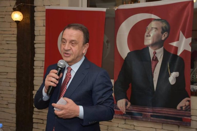 Kadın Kuaförleri Işıklar İle Bir araya Geldi