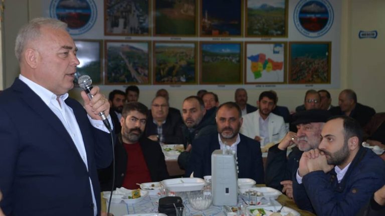 Ağrılılar: Efsane Başkan geri geliyor