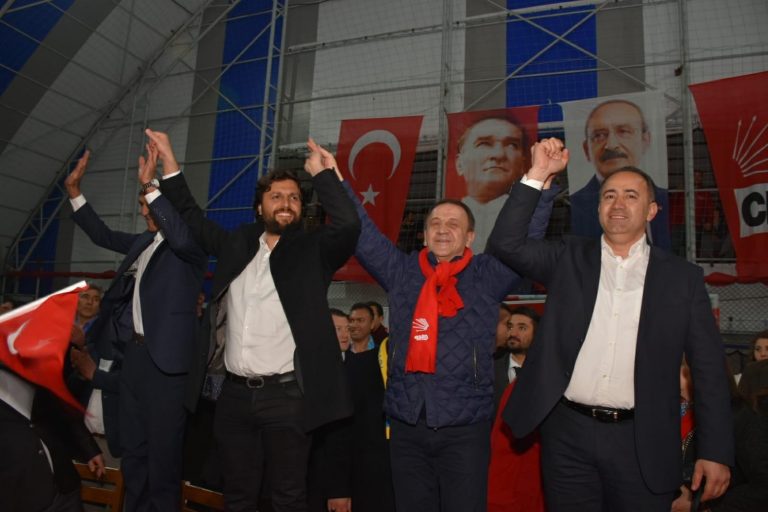 Yeni Mahalle’de Yer Gök Özcan Işıklar..!