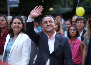 IŞIKLAR MHP Yİ TEBRİK EDİP  VEDA ETTİ