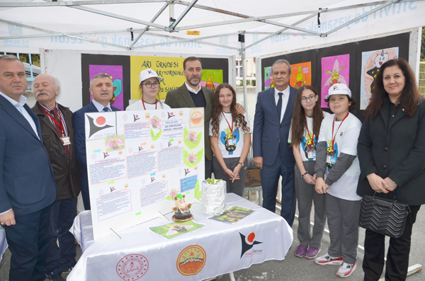 Silivri Ortaokulu TÜBİTAK 4006 Bilim Fuarı’nın açılışını gerçekleşti